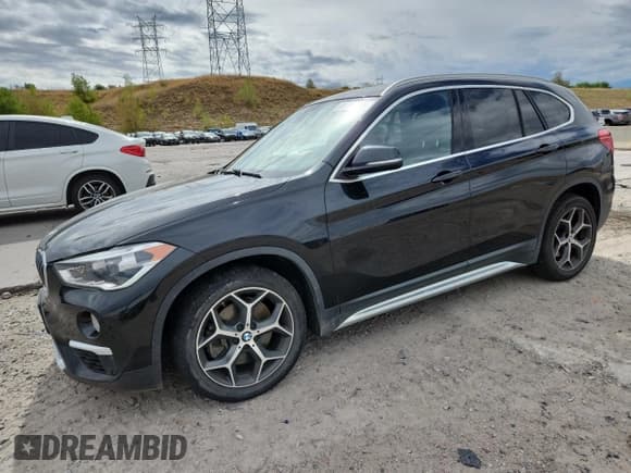 ✅ 2019 BMW X1 sDrive28i • VIN: WBXHU7C56K5L11836 • Lot: 80727325. Wystawiony na Copart z przebiegiem 56 151 mil. Bezpłatny archiwum sprzedaży aukcyjnych z USA i szczegółowy raport historii pojazdu na DreamBid. Zdjęcie 1.