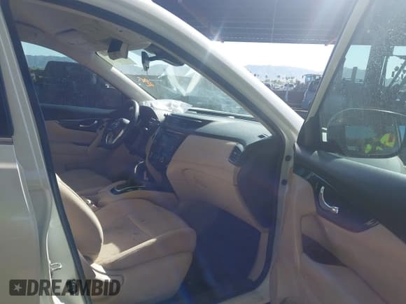 ✅ 2019 Nissan Rogue SV • VIN: KNMAT2MT7KP547532 • Lot: 43672136. Listed on IAAI with 62,622 mi. Free auction sales archive from the USA and detailed vehicle history report at DreamBid. Image 5.