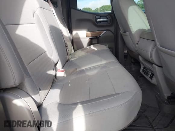 ✅ 2019 Chevrolet Silverado 1500 RST • VIN: 1GCRYEED0KZ191622 • Lot: 42953854. Wystawiony na IAAI z przebiegiem 100 807 mil. Bezpłatny archiwum sprzedaży aukcyjnych z USA i szczegółowy raport historii pojazdu na DreamBid. Zdjęcie 8.