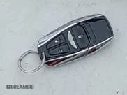 ✅ 2021 Aston Martin Vantage • VIN: SCFSMGBW7MGP05268 • Lot: 43320161. Wystawiony na IAAI z przebiegiem 18 865 mil. Bezpłatny archiwum sprzedaży aukcyjnych z USA i szczegółowy raport historii pojazdu na DreamBid. Zdjęcie 11.