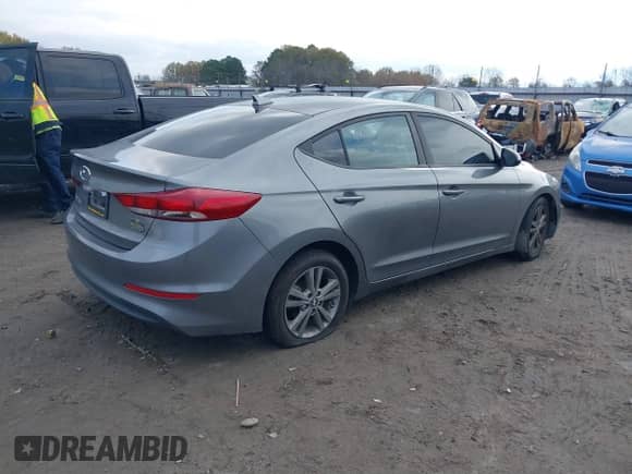 2018 Hyundai Elantra Limited with VIN 5NPD84LF9JH272276, listed as a IAAI auction lot 41045772 with 87,700 mi miles and . Bid and sale history available at DreamBid. Image 4.