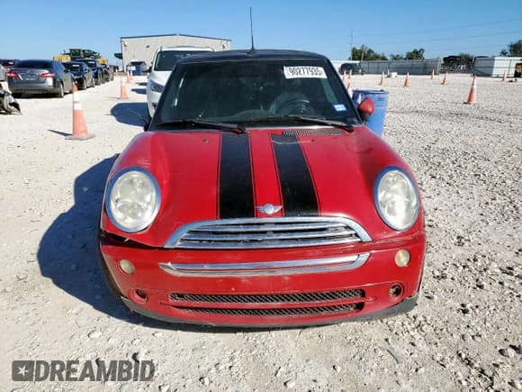✅ 2008 MINI Convertible • VIN: WMWRF33548TF67983 • Lot: 90277935. Wystawiony na Copart z przebiegiem 155 987 mil. Bezpłatny archiwum sprzedaży aukcyjnych z USA i szczegółowy raport historii pojazdu na DreamBid. Zdjęcie 5.