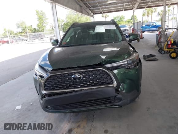 ✅ 2023 Toyota Corolla Cross XLE • VIN: 7MUDAAAGXPV063698 • Lot: 42181158. Wystawiony na IAAI z przebiegiem 22 983 mil. Bezpłatny archiwum sprzedaży aukcyjnych z USA i szczegółowy raport historii pojazdu na DreamBid. Zdjęcie 12.