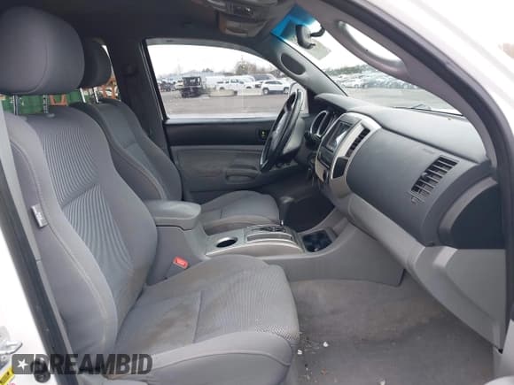 ✅ 2006 Toyota Tacoma PreRunner • VIN: 5TEJU62NX6Z164336 • Lot: 41436762. Wystawiony na IAAI z przebiegiem 177 773 mil. Bezpłatny archiwum sprzedaży aukcyjnych z USA i szczegółowy raport historii pojazdu na DreamBid. Zdjęcie 5.