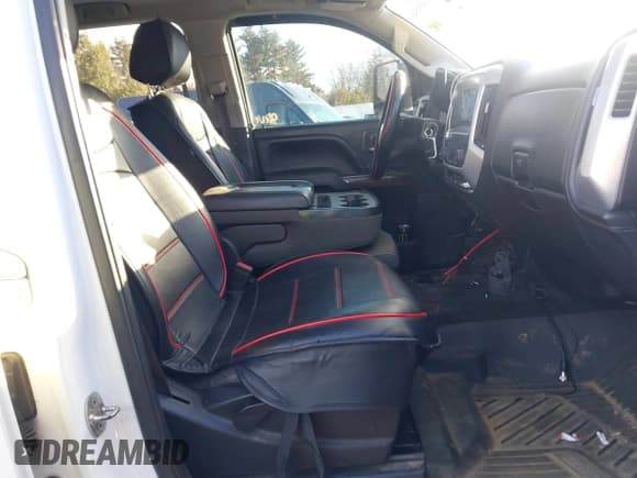 ✅ 2015 GMC Sierra 2500HD • VIN: 1GT11YE84FF636313 • Lot: 41430540. Listed on IAAI with 181,720 mi. Free auction sales archive from the USA and detailed vehicle history report at DreamBid. Image 5.