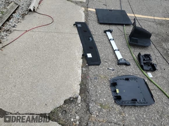 ✅ 2015 BMW 3 Series 328i xDrive • VIN: WBA3G7C50FK296818 • Lot: 83864145. Wystawiony na Copart z przebiegiem 72 887 mil. Bezpłatny archiwum sprzedaży aukcyjnych z USA i szczegółowy raport historii pojazdu na DreamBid. Zdjęcie 13.