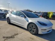 ✅ 2022 Tesla Model 3 Long Range • VIN: 5YJ3E1EB1NF341317 • Lot: 94724815. Wystawiony na Copart z przebiegiem 31 616 mil. Bezpłatny archiwum sprzedaży aukcyjnych z USA i szczegółowy raport historii pojazdu na DreamBid. Zdjęcie 4.