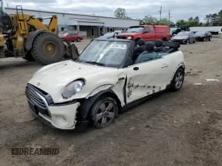 ✅ 2019 MINI Convertible Cooper • VIN: WMWWG5C57K3D01554 • Лот: 57497795. Опубликован ранее на Copart с пробегом 98 158 миль. Бесплатный доступ к архиву аукционных продаж из США и подробный отчёт об истории автомобиля на DreamBid. Изображение 1.