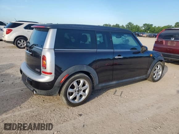 ✅ 2008 MINI Clubman • VIN: WMWML33508TP97200 • Lot: 62202435. Wystawiony na Copart z przebiegiem 120 802 mil. Bezpłatny archiwum sprzedaży aukcyjnych z USA i szczegółowy raport historii pojazdu na DreamBid. Zdjęcie 3.