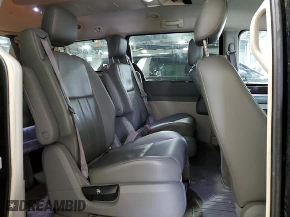 ✅ 2010 Chrysler Town & Country Touring • VIN: 2A4RR5D16AR184195 • Lot: 72090735. Wystawiony na Copart z przebiegiem 249 058 mil. Bezpłatny archiwum sprzedaży aukcyjnych z USA i szczegółowy raport historii pojazdu na DreamBid. Zdjęcie 11.