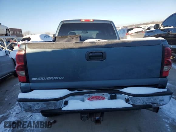 ✅ 2006 Chevrolet Silverado 2500HD LT1 • VIN: 1GCHK23D46F220156 • Lot: 44525555. Wystawiony na Copart z przebiegiem Nie podano. Bezpłatny archiwum sprzedaży aukcyjnych z USA i szczegółowy raport historii pojazdu na DreamBid. Zdjęcie 6.