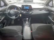 ✅ 2018 Toyota C-HR XLE • VIN: NMTKHMBX1JR016109 • Lot: 94563645. Wystawiony na Copart z przebiegiem 167 896 mil. Bezpłatny archiwum sprzedaży aukcyjnych z USA i szczegółowy raport historii pojazdu na DreamBid. Zdjęcie 8.