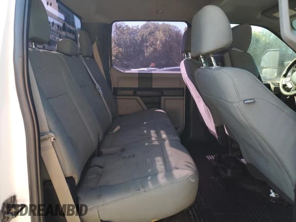 ✅ 2019 Ford F-250 XL • VIN: 1FT7W2A66KED53800 • Lot: 71776565. Wystawiony na Copart z przebiegiem 108 311 mil. Bezpłatny archiwum sprzedaży aukcyjnych z USA i szczegółowy raport historii pojazdu na DreamBid. Zdjęcie 10.