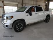 ✅ 2021 Toyota Tundra Platinum • VIN: 5TFGY5F10MX285557 • Lot: 74017804. Wystawiony na Copart z przebiegiem 40 632 mil. Bezpłatny archiwum sprzedaży aukcyjnych z USA i szczegółowy raport historii pojazdu na DreamBid. Zdjęcie 1.