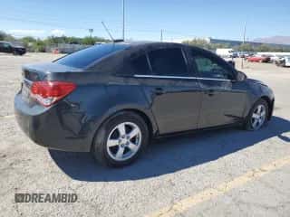 2015 Chevrolet Cruze LT z VIN 1G1PC5SB9F7200787, wystawiony jako Copart lot #83979695 z przebiegiem 116 710 mil mil oraz Szkoda całkowita • Salvage title. Historia ofert i sprzedaży dostępna na DreamBid. Obrazek 3.