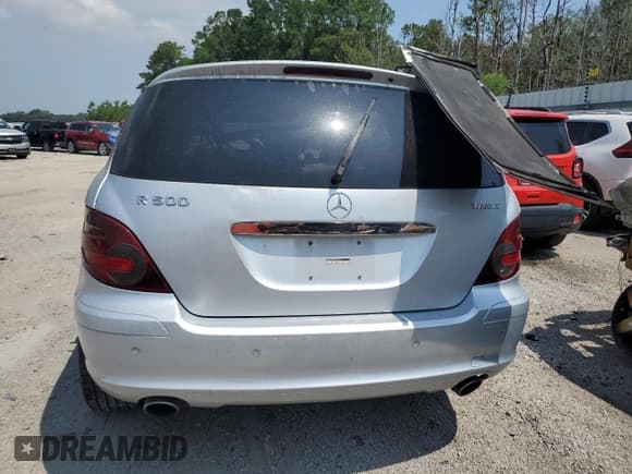 ✅ 2006 Mercedes-Benz R 5.0L • VIN: 4JGCB75E56A032560 • Lot: 65734635. Wystawiony na Copart z przebiegiem Nie podano. Bezpłatny archiwum sprzedaży aukcyjnych z USA i szczegółowy raport historii pojazdu na DreamBid. Zdjęcie 6.