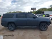 ✅ 2016 Chevrolet Suburban LT • VIN: 1GNSKHKC9GR317622 • Lot: 43579400. Wystawiony na IAAI z przebiegiem 92 808 mil. Bezpłatny archiwum sprzedaży aukcyjnych z USA i szczegółowy raport historii pojazdu na DreamBid. Zdjęcie 14.