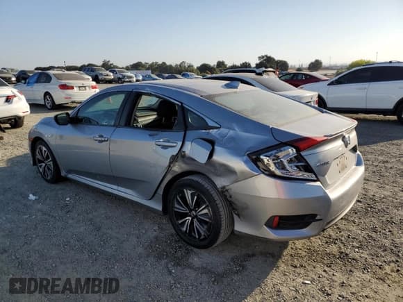 ✅ 2017 Honda Civic EX-T • VIN: 19XFC1F32HE200812 • Лот: 84230035. Опубликован ранее на Copart с пробегом 136 785 миль. Бесплатный доступ к архиву аукционных продаж из США и подробный отчёт об истории автомобиля на DreamBid. Изображение 2.