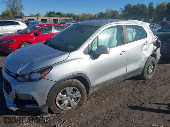 2017 Chevrolet Trax LS with VIN 3GNCJKSB3HL285223, listed as a IAAI auction lot 43379972 with 74,798 mi miles and . Bid and sale history available at DreamBid. Image 2.