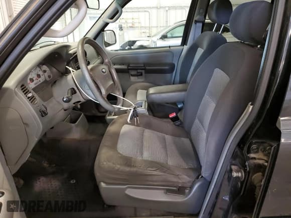 ✅ 2003 Ford Explorer Sport Trac XLS • VIN: 1FMZU77E53UA59804 • Lot: 86714275. Listed on Copart with 223,418 mi. Free auction sales archive from the USA and detailed vehicle history report at DreamBid. Image 7.
