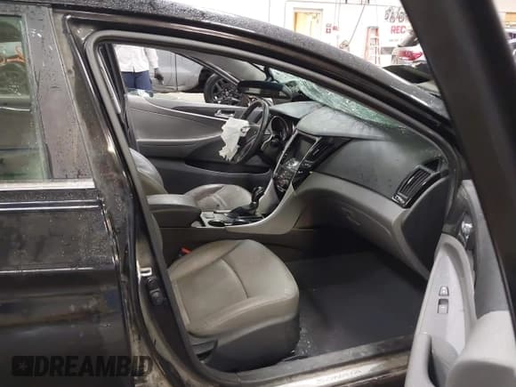 ✅ 2013 Hyundai Sonata SE • VIN: 5NPEC4AB6DH601524 • Лот: 43122888. Опубликован ранее на IAAI с пробегом Не указан. Бесплатный доступ к архиву аукционных продаж из США и подробный отчёт об истории автомобиля на DreamBid. Изображение 5.