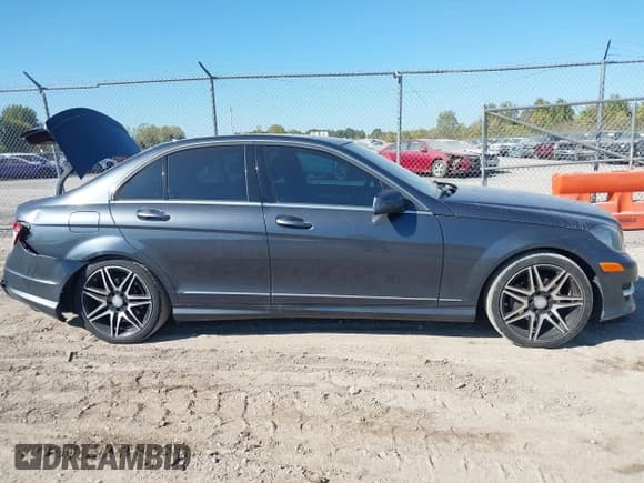 ✅ 2014 Mercedes-Benz C 250 Sport • VIN: WDDGF4HB2EG230394 • Lot: 43367403. Listed on IAAI with 97,860 mi. Free auction sales archive from the USA and detailed vehicle history report at DreamBid. Image 13.