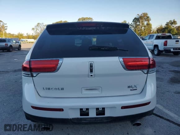 ✅ 2011 Lincoln MKX • VIN: 2LMDJ8JK7BBJ22644 • Lot: 86671605. Wystawiony na Copart z przebiegiem 68 612 mil. Bezpłatny archiwum sprzedaży aukcyjnych z USA i szczegółowy raport historii pojazdu na DreamBid. Zdjęcie 6.