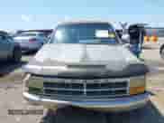 1992 Dodge Dakota z VIN 1B7GL23Y2NS520540, wystawiony jako IAAI lot #43021685 z przebiegiem 151 267 mil mil oraz . Historia ofert i sprzedaży dostępna na DreamBid. Obrazek 12.