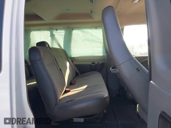 ✅ 2020 Chevrolet Express Passenger LT • VIN: 1GAZGPFG5L1173214 • Lot: 43059629. Listed on IAAI with 109,145 mi. Free auction sales archive from the USA and detailed vehicle history report at DreamBid. Image 8.