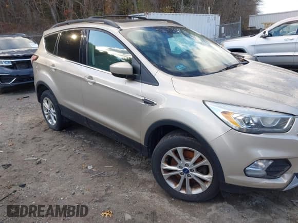 ✅ 2017 Ford Escape SE • VIN: 1FMCU9GD9HUC58130 • Lot: 43610717. Listed on IAAI with 147,188 mi. Free auction sales archive from the USA and detailed vehicle history report at DreamBid. Image 13.