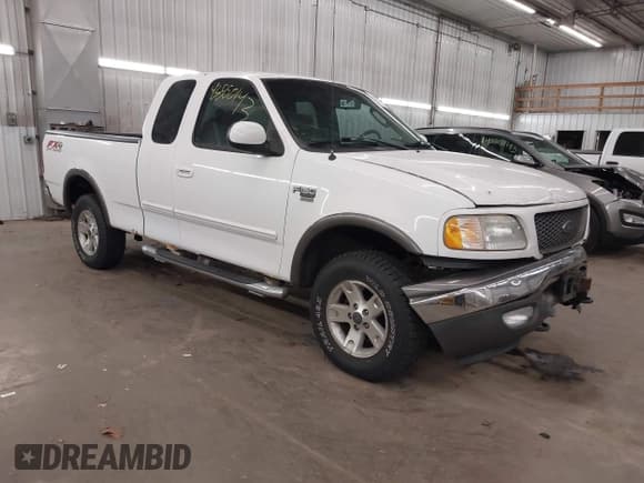 ✅ 2003 Ford F-150 XL • VIN: 2FTRX18L33CA29898 • Lot: 43550143. Listed on IAAI with 195,281 mi. Free auction sales archive from the USA and detailed vehicle history report at DreamBid. Image 1.