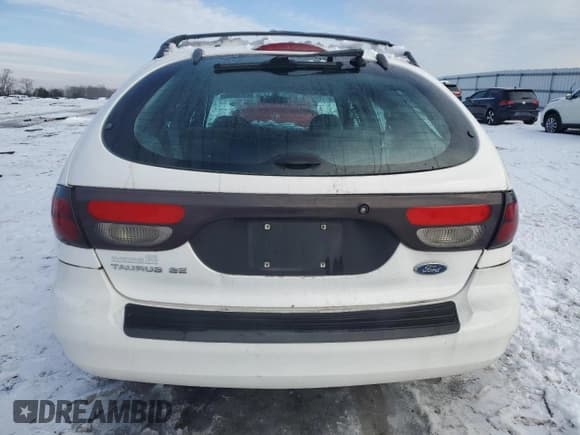 ✅ 2005 Ford Taurus • VIN: 1FAHP58255A219979 • Lot: 41699265. Listed on Copart with 137,804 mi. Free auction sales archive from the USA and detailed vehicle history report at DreamBid. Image 6.