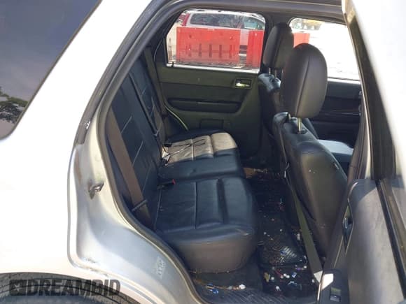 ✅ 2010 Ford Escape Limited • VIN: 1FMCU9EG4AKC47552 • Lot: 42436410. Wystawiony na IAAI z przebiegiem 145 613 mil. Bezpłatny archiwum sprzedaży aukcyjnych z USA i szczegółowy raport historii pojazdu na DreamBid. Zdjęcie 8.