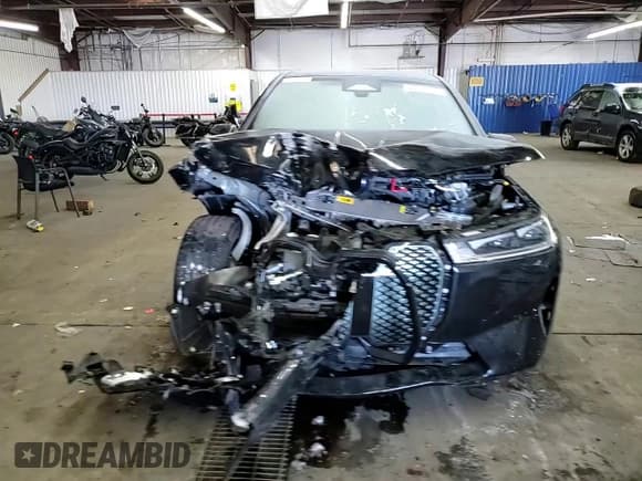 ✅ 2025 BMW iX xDrive50 • VIN: WB523CF02SCS86536 • Lot: 44747155. Listed on Copart with 2,066 mi. Free auction sales archive from the USA and detailed vehicle history report at DreamBid. Image 11.