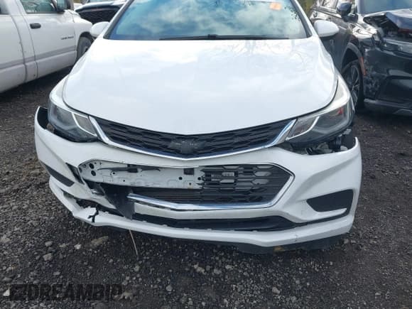 ✅ 2017 Chevrolet Cruze LT • VIN: 1G1BE5SM8H7281628 • Lot: 43505703. Listed on IAAI with 90,462 mi. Free auction sales archive from the USA and detailed vehicle history report at DreamBid. Image 6.