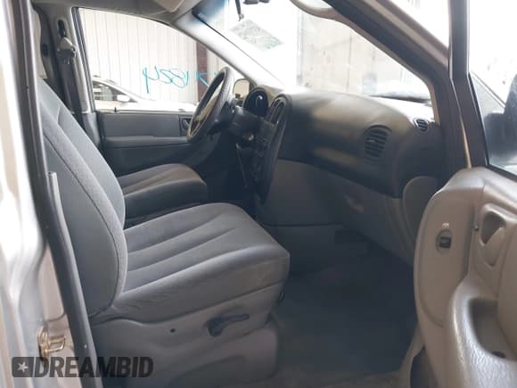 ✅ 2005 Dodge Caravan SXT • VIN: 2D4GP44L15R459026 • Lot: 43711842. Listed on IAAI with 203,644 mi. Free auction sales archive from the USA and detailed vehicle history report at DreamBid. Image 5.