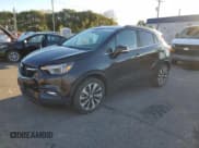 ✅ 2018 Buick Encore Preferred II • VIN: KL4CJBSB1JB509275 • Lot: 84054655. Wystawiony na Copart z przebiegiem 63 734 mil. Bezpłatny archiwum sprzedaży aukcyjnych z USA i szczegółowy raport historii pojazdu na DreamBid. Zdjęcie 1.