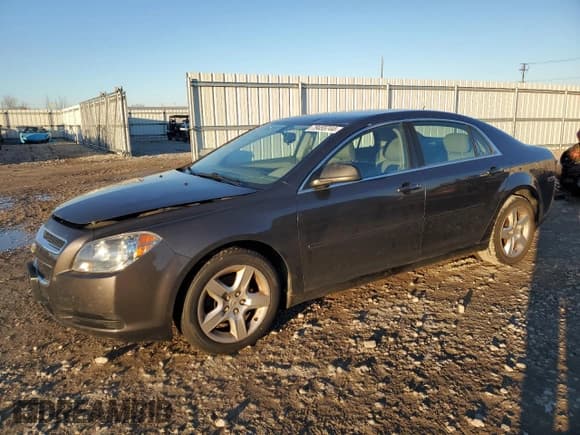 ✅ 2011 Chevrolet Malibu 1LS • VIN: 1G1ZB5E12BF195110 • Lot: 79455744. Listed on Copart with 118,274 mi. Free auction sales archive from the USA and detailed vehicle history report at DreamBid. Image 1.