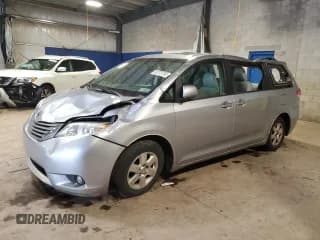 ✅ 2012 Toyota Sienna XLE • VIN: 5TDYK3DC5CS261256 • Lot: 62870705. Wystawiony na Copart z przebiegiem 162 826 mil. Bezpłatny archiwum sprzedaży aukcyjnych z USA i szczegółowy raport historii pojazdu na DreamBid. Zdjęcie 1.