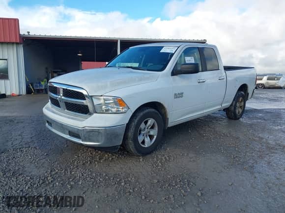 2017 Ram 1500 SLT z VIN 1C6RR6GG4HS676025, wystawiony jako IAAI lot #43585212 z przebiegiem 95 645 mil mil oraz . Historia ofert i sprzedaży dostępna na DreamBid. Obrazek 19.