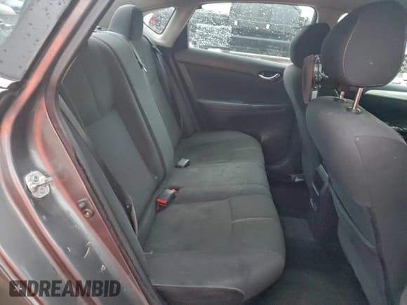 ✅ 2017 Nissan Sentra S • VIN: 3N1AB7AP3HY203990 • Lot: 94685585. Wystawiony na Copart z przebiegiem 349 967 mil. Bezpłatny archiwum sprzedaży aukcyjnych z USA i szczegółowy raport historii pojazdu na DreamBid. Zdjęcie 10.