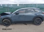 ✅ 2022 Mazda CX-30 S Preferred • VIN: 3MVDMBCL2NM429151 • Лот: 41982802. Опубликован ранее на IAAI с пробегом 15 895 миль. Бесплатный доступ к архиву аукционных продаж из США и подробный отчёт об истории автомобиля на DreamBid. Изображение 14.