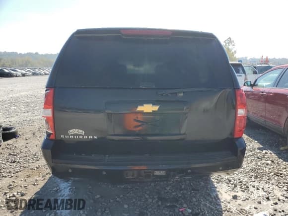 ✅ 2013 Chevrolet Suburban LT • VIN: 1GNSKJE76DR256053 • Lot: 76566454. Wystawiony na Copart z przebiegiem 258 788 mil. Bezpłatny archiwum sprzedaży aukcyjnych z USA i szczegółowy raport historii pojazdu na DreamBid. Zdjęcie 6.