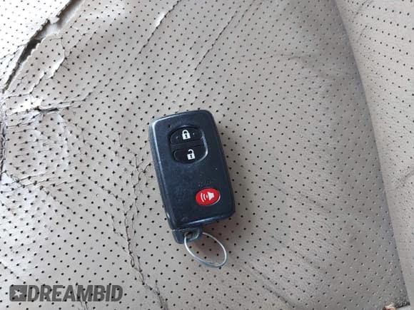 ✅ 2010 Toyota RAV4 Limited • VIN: JTMDK4DV2AD012802 • Lot: 42562662. Listed on IAAI with 283,501 mi. Free auction sales archive from the USA and detailed vehicle history report at DreamBid. Image 11.