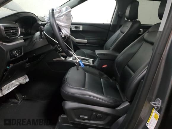 ✅ 2024 Ford Explorer XLT • VIN: 1FMSK8DH2RGA54286 • Lot: 85486185. Wystawiony na Copart z przebiegiem 28 972 mil. Bezpłatny archiwum sprzedaży aukcyjnych z USA i szczegółowy raport historii pojazdu na DreamBid. Zdjęcie 7.