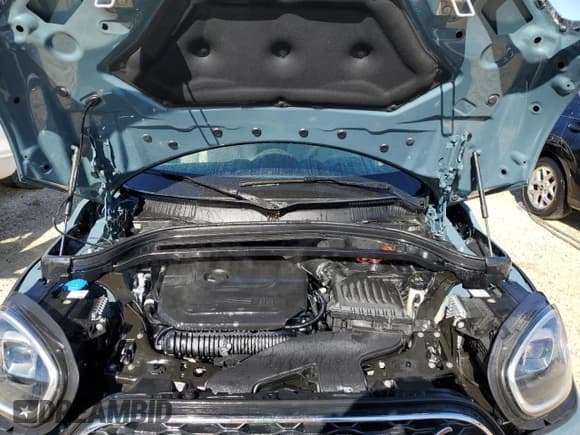 ✅ 2024 MINI Countryman Cooper S • VIN: WMZ53BR03R3S03018 • Lot: 77006144. Listed on Copart with 1,453 mi. Free auction sales archive from the USA and detailed vehicle history report at DreamBid. Image 11.