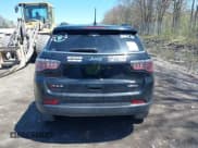 ✅ 2019 Jeep Compass Latitude • VIN: 3C4NJDBB2KT593620 • Lot: 42147809. Wystawiony na IAAI z przebiegiem 124 940 mil. Bezpłatny archiwum sprzedaży aukcyjnych z USA i szczegółowy raport historii pojazdu na DreamBid. Zdjęcie 16.