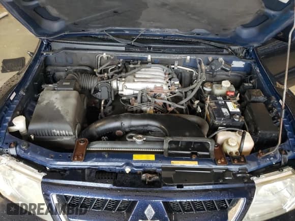 ✅ 2004 Mitsubishi Montero Limited • VIN: JA4MW51S54J010353 • Lot: 61367435. Wystawiony na Copart z przebiegiem 155 135 mil. Bezpłatny archiwum sprzedaży aukcyjnych z USA i szczegółowy raport historii pojazdu na DreamBid. Zdjęcie 12.