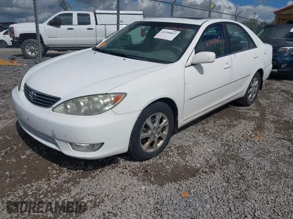 ✅ 2005 Toyota Camry XLE • VIN: 4T1BF30K25U087227 • Лот: 43298007. Опубликован ранее на IAAI с пробегом 153 475 миль. Бесплатный доступ к архиву аукционных продаж из США и подробный отчёт об истории автомобиля на DreamBid. Изображение 17.
