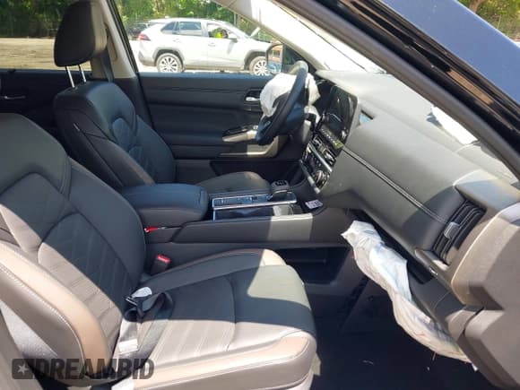 ✅ 2025 Nissan Pathfinder Platinum • VIN: 5N1DR3DH8SC224770 • Лот: 42261002. Опубликован ранее на IAAI с пробегом 1 026 миль. Бесплатный доступ к архиву аукционных продаж из США и подробный отчёт об истории автомобиля на DreamBid. Изображение 5.